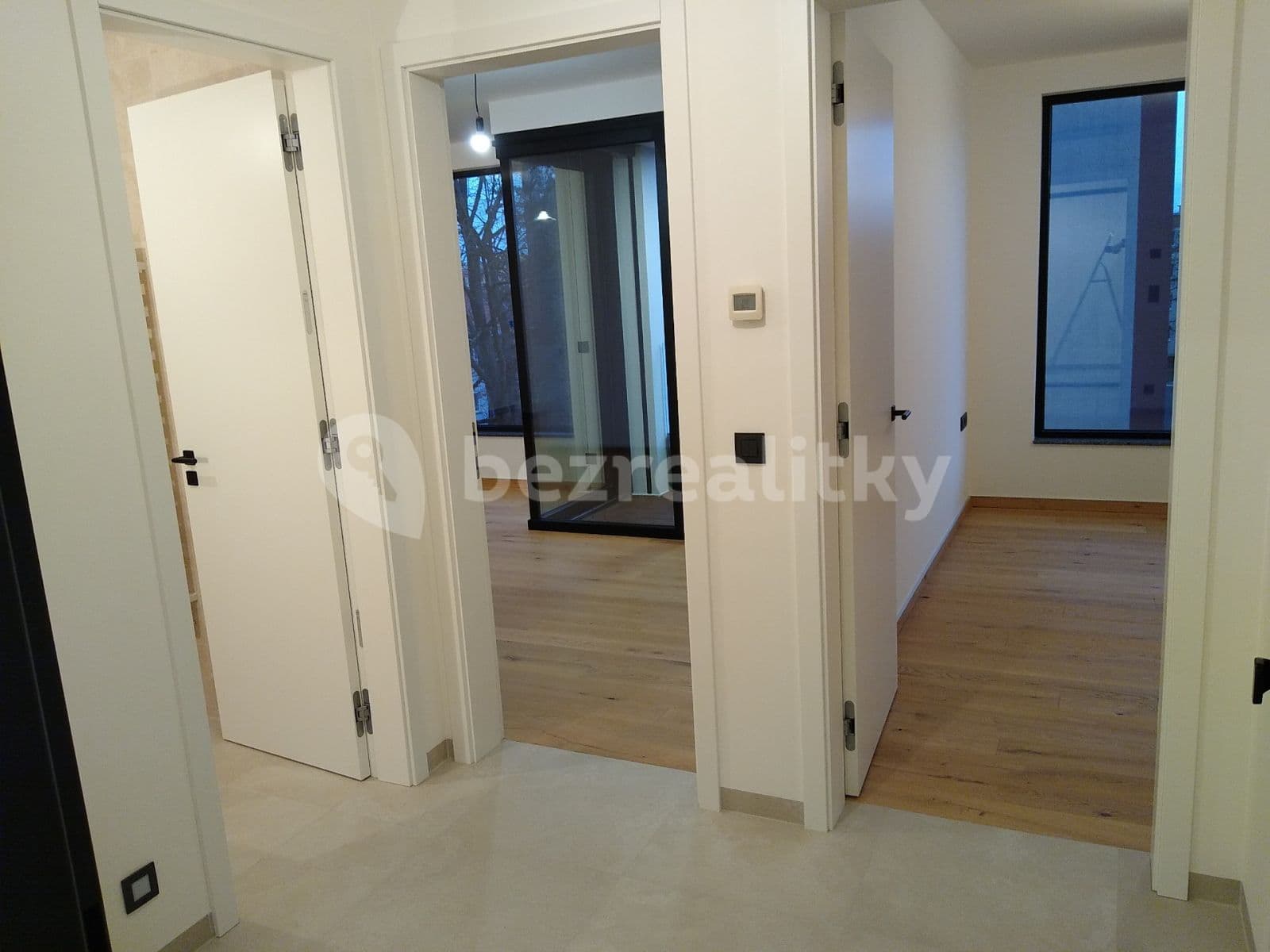 Pronájem bytu 2+kk 55 m², U Petřin, Praha, Praha Pronájem bytu 2+kk 55 m², U Petřin, Praha, Praha