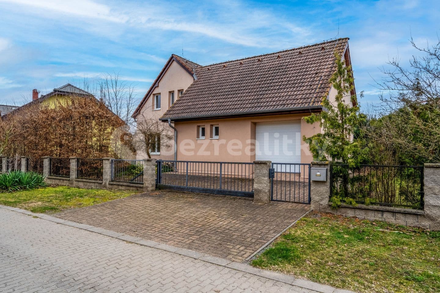 Prodej domu 215 m², pozemek 628 m², Matěje Koštíře, Čelákovice, Středočeský kraj