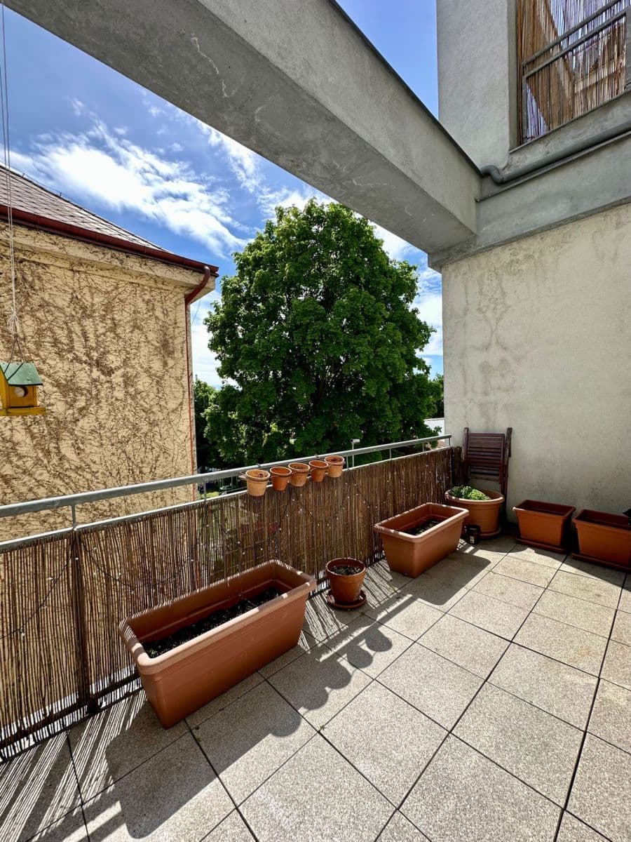 Pronájem bytu 1+kk 62 m², Novobohdalecká, Praha, Praha Pronájem bytu 1+kk 62 m², Novobohdalecká, Praha, Praha