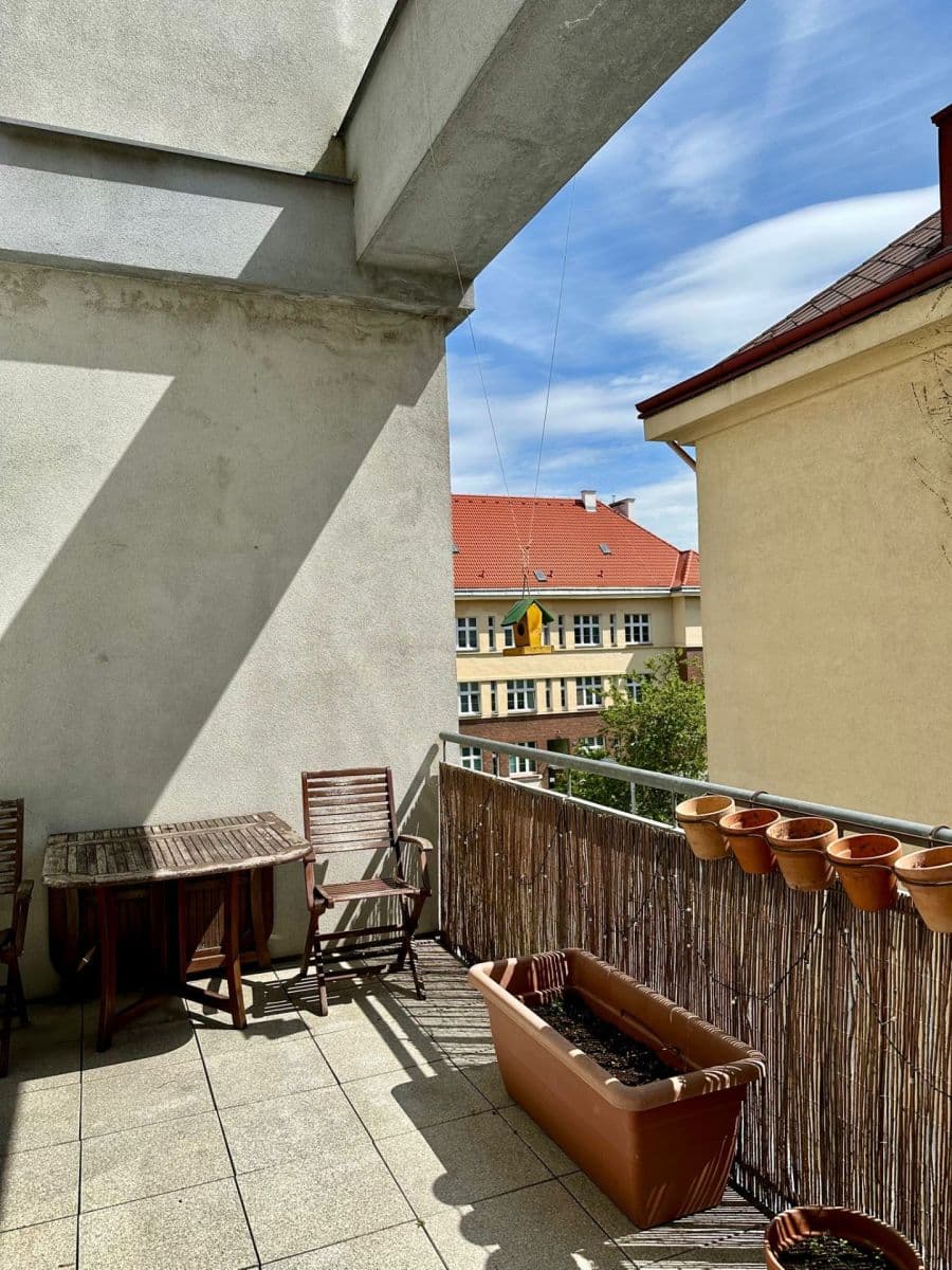 Pronájem bytu 1+kk 62 m², Novobohdalecká, Praha, Praha Pronájem bytu 1+kk 62 m², Novobohdalecká, Praha, Praha
