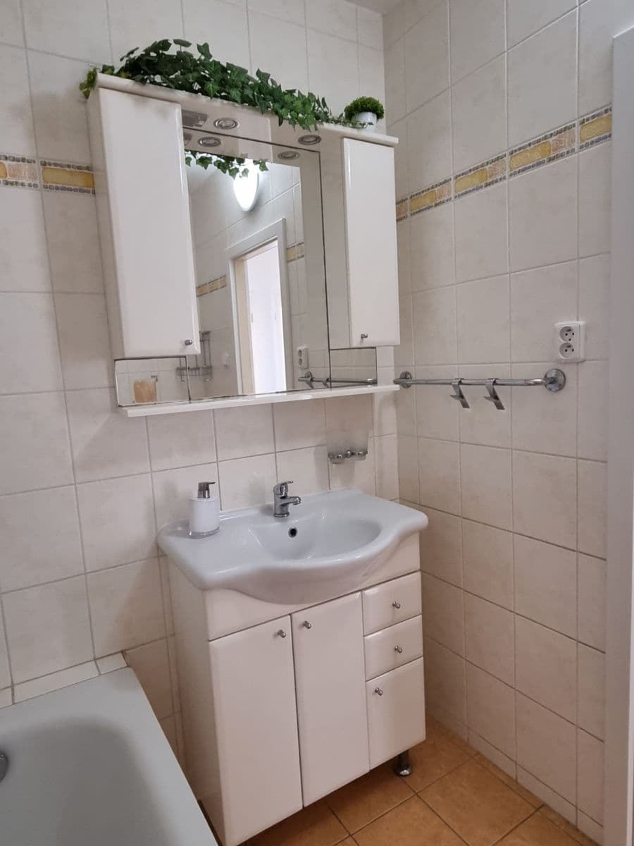 Pronájem bytu 3+1 68 m², Jerevanská, Kladno, Středočeský kraj Pronájem bytu 3+1 68 m², Jerevanská, Kladno, Středočeský kraj