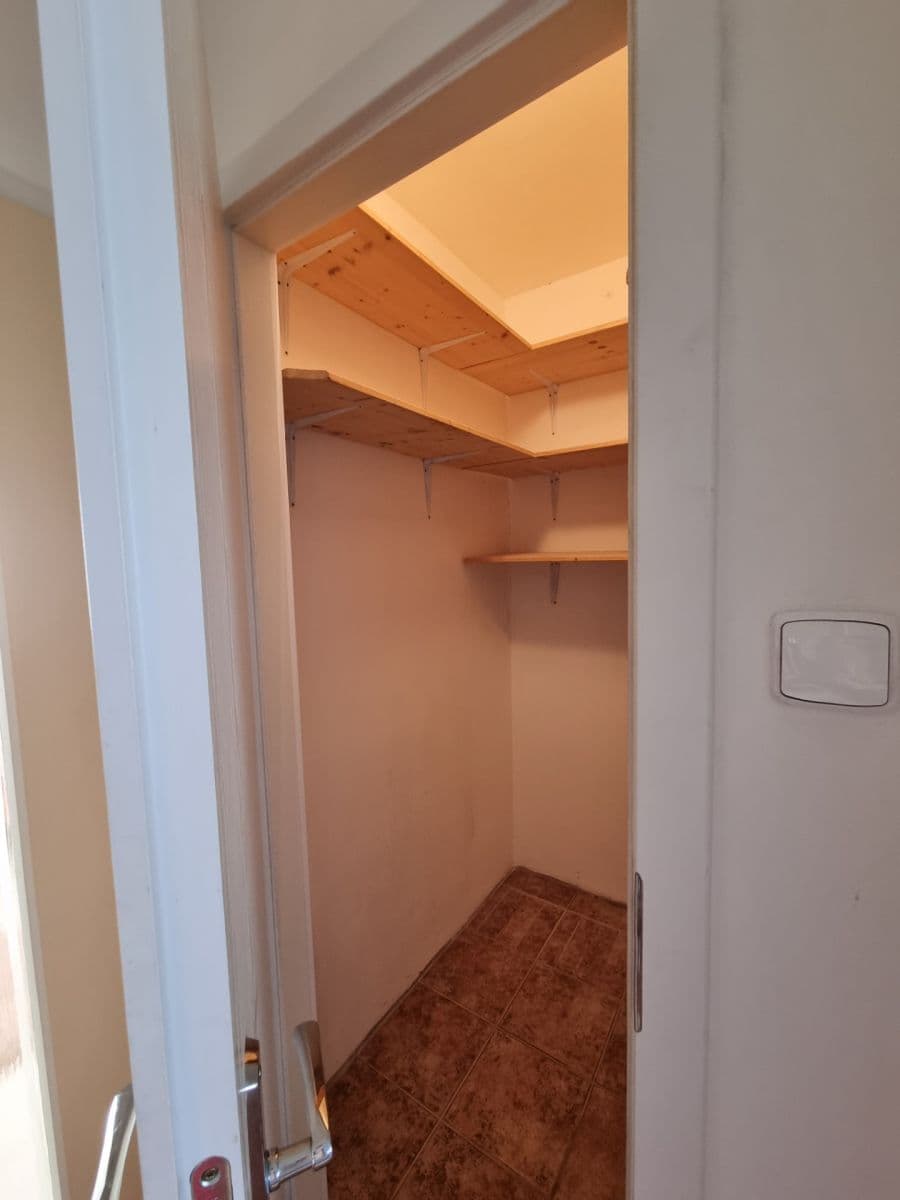 Pronájem bytu 3+1 68 m², Jerevanská, Kladno, Středočeský kraj Pronájem bytu 3+1 68 m², Jerevanská, Kladno, Středočeský kraj