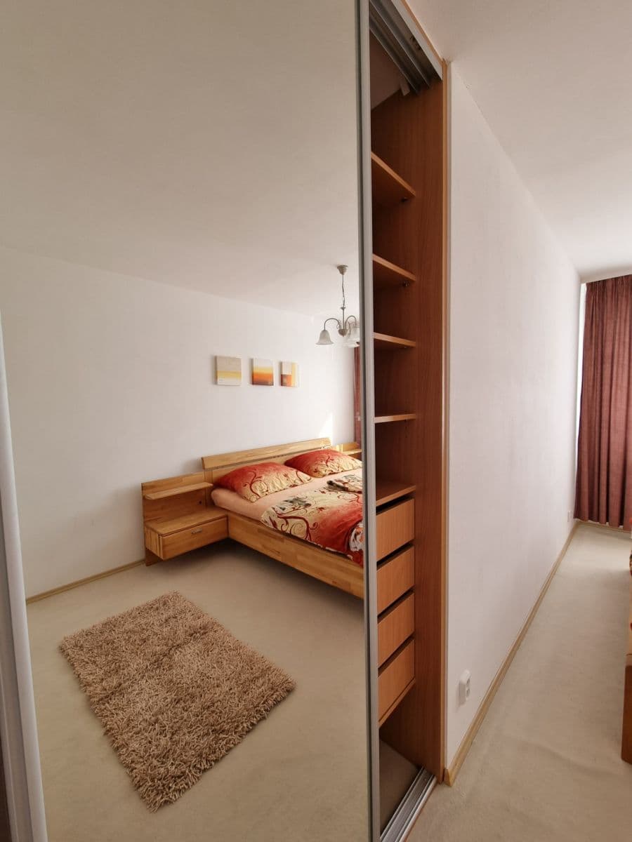 Pronájem bytu 3+1 68 m², Jerevanská, Kladno, Středočeský kraj Pronájem bytu 3+1 68 m², Jerevanská, Kladno, Středočeský kraj