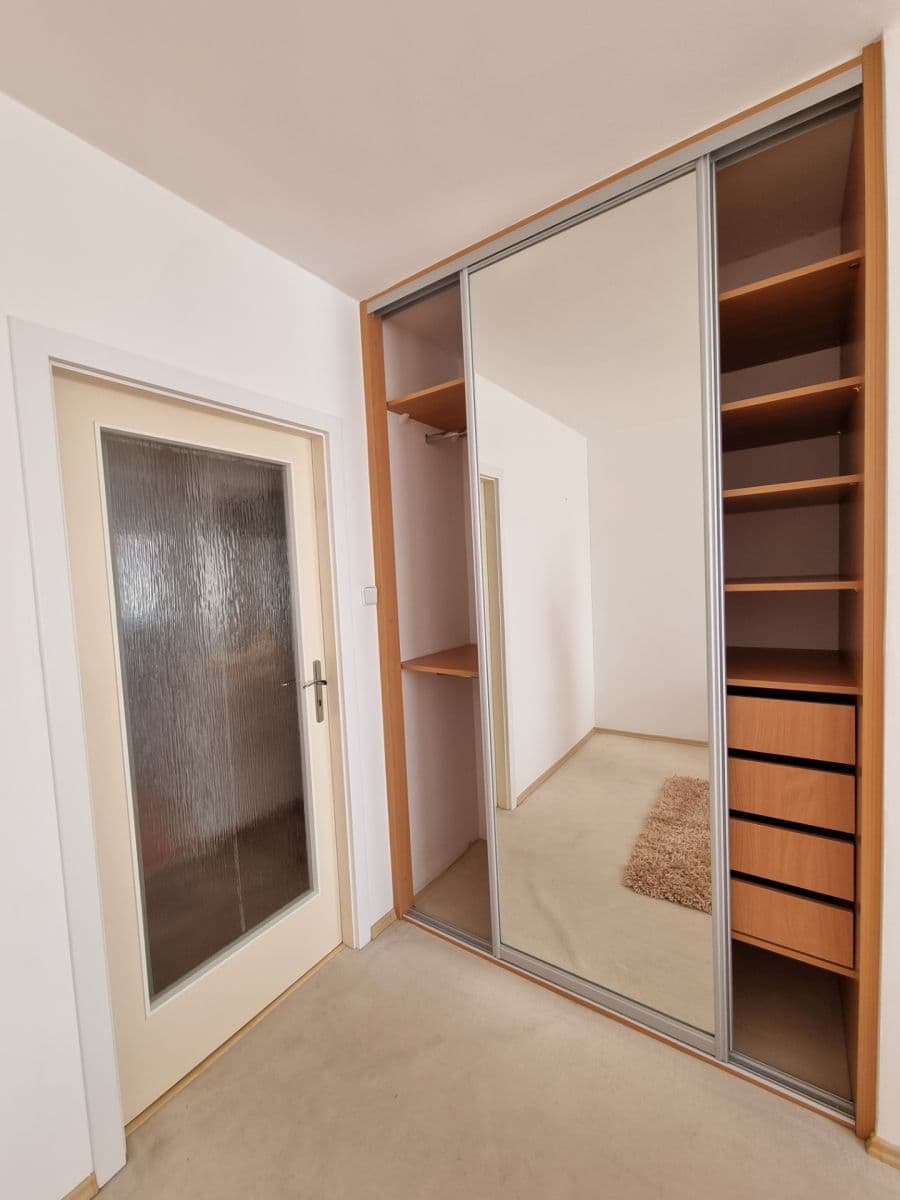 Pronájem bytu 3+1 68 m², Jerevanská, Kladno, Středočeský kraj Pronájem bytu 3+1 68 m², Jerevanská, Kladno, Středočeský kraj