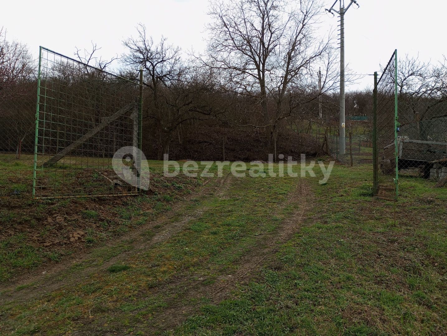 Prodej pozemku 1.102 m², Farní, Dolní Kounice, Jihomoravský kraj