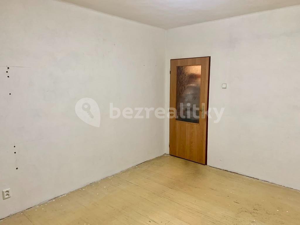 Prodej bytu 3+1 67 m², Lovečkovice, Ústecký kraj
