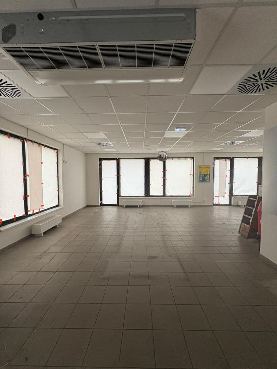 Pronájem nebytového prostoru 98 m², Pod Zahrady, Přezletice, Středočeský kraj Pronájem nebytového prostoru 98 m², Pod Zahrady, Přezletice, Středočeský kraj