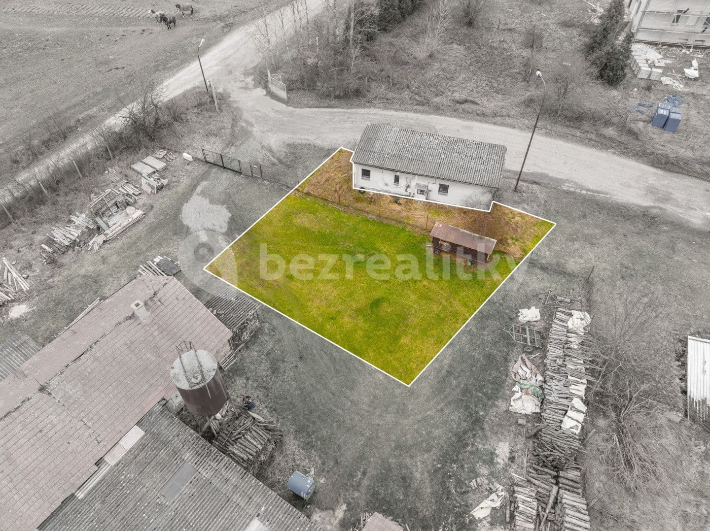 Prodej pozemku 407 m², Slabce, Středočeský kraj