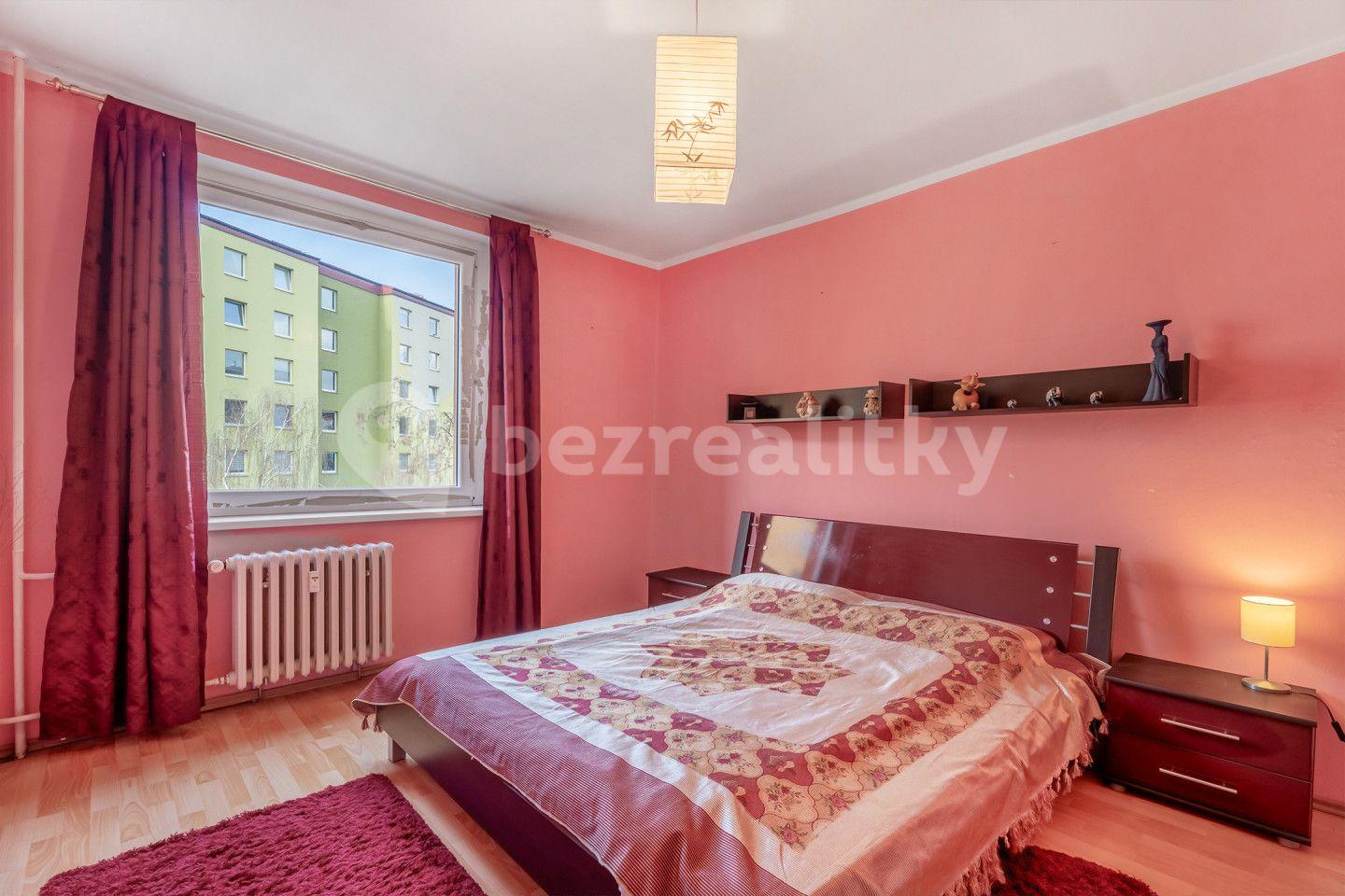 Prodej bytu 4+1 99 m², Pod školou, Teplice, Ústecký kraj