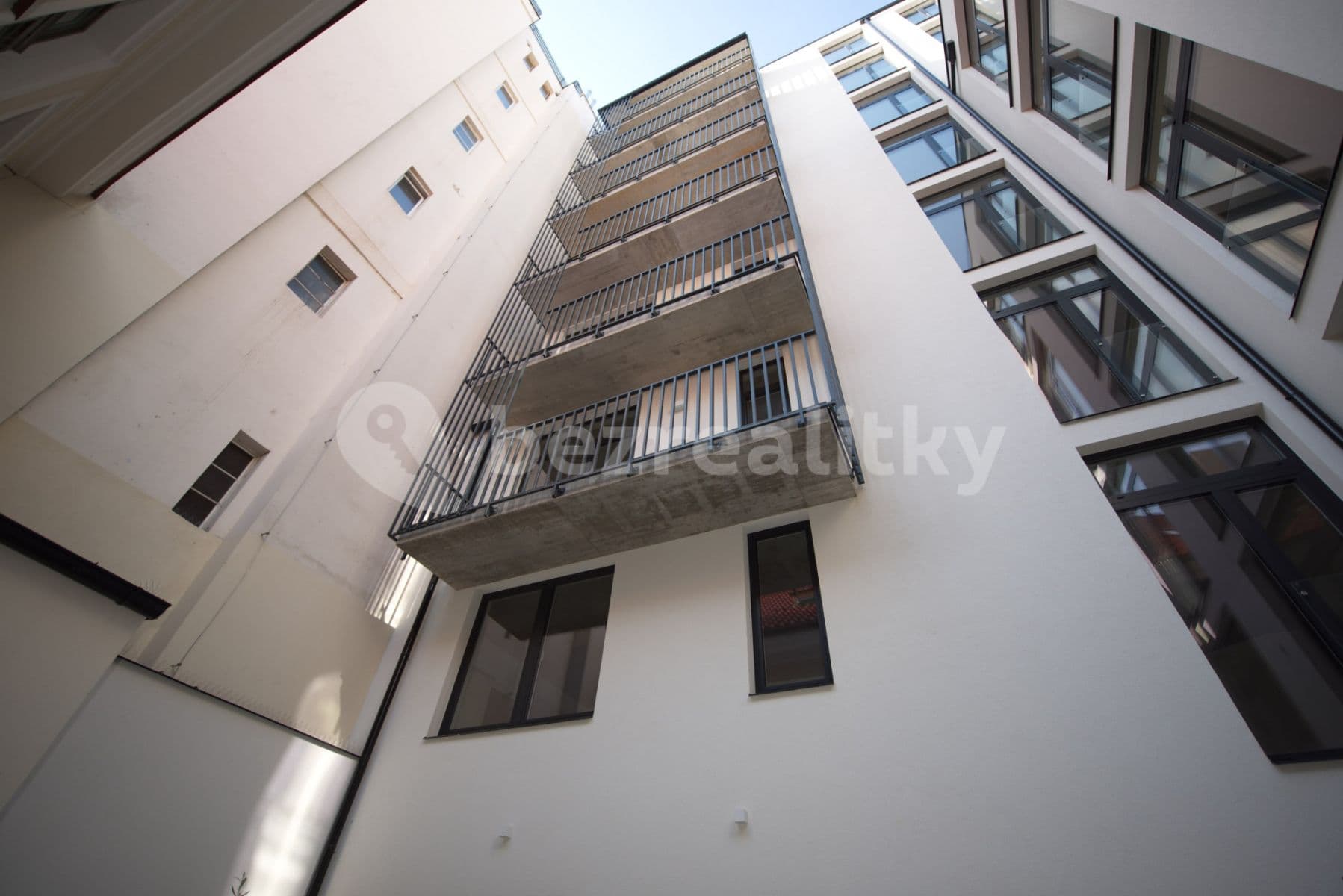 Pronájem bytu 2+kk 50 m², Soukenická, Praha, Praha