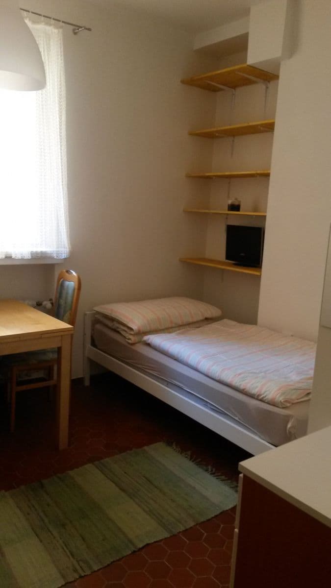 Pronájem bytu 52 m², Husinecká, Praha, Praha Pronájem bytu 52 m², Husinecká, Praha, Praha