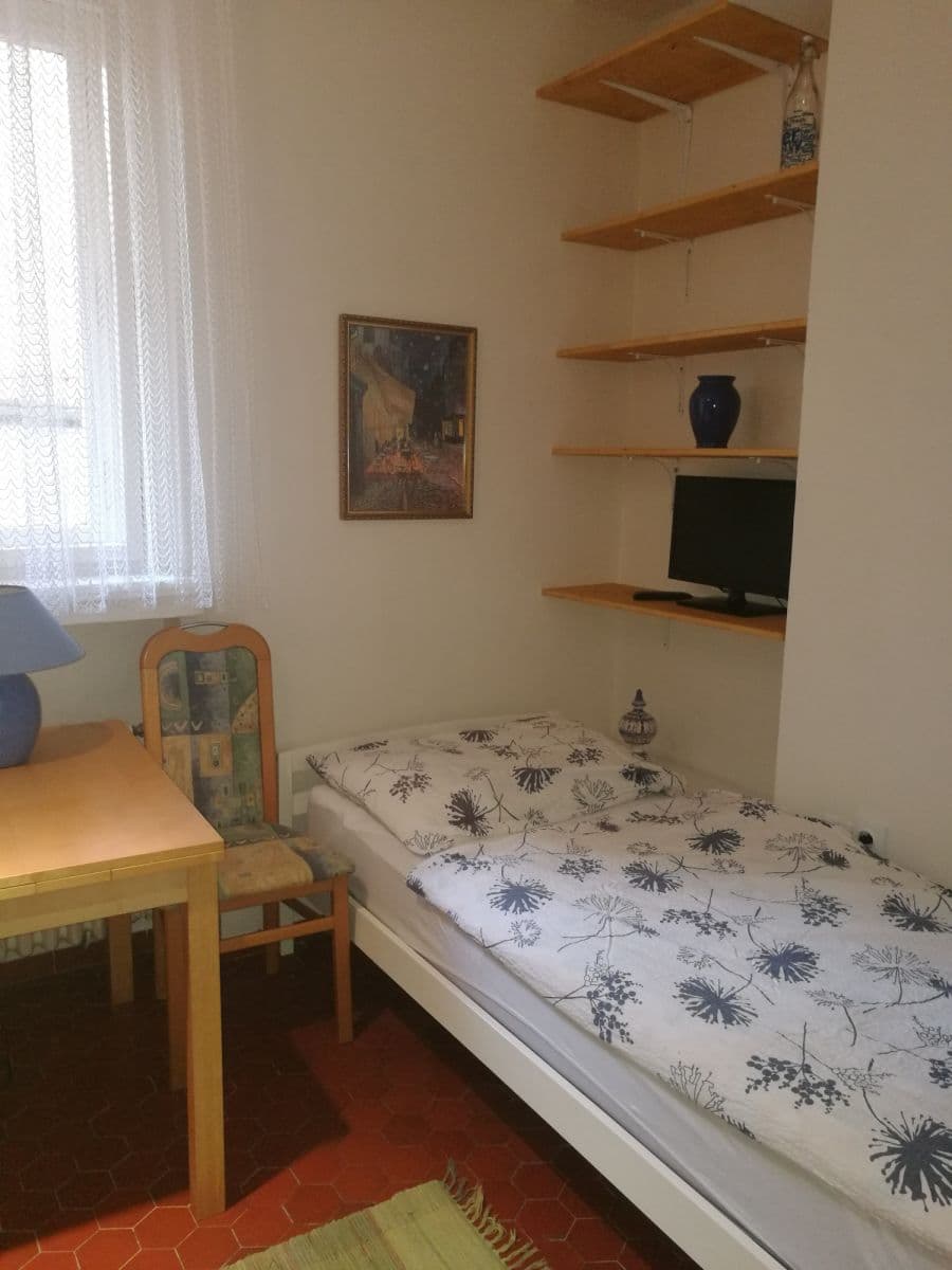 Pronájem bytu 52 m², Husinecká, Praha, Praha Pronájem bytu 52 m², Husinecká, Praha, Praha