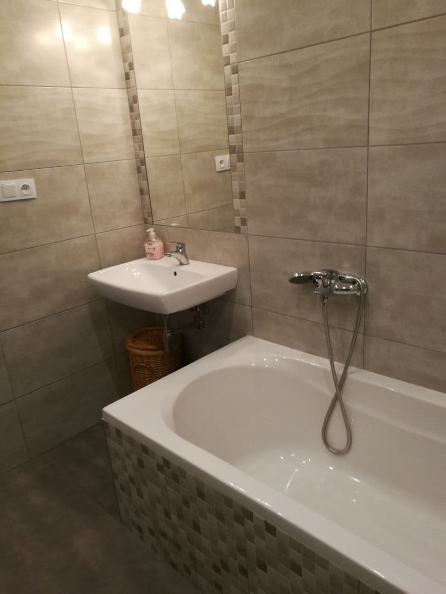 Pronájem bytu 52 m², Husinecká, Praha, Praha Pronájem bytu 52 m², Husinecká, Praha, Praha