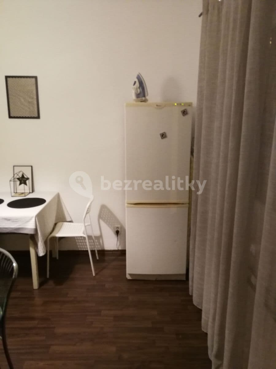 Pronájem bytu 1+1 45 m², Trenčianska, Ružinov, Bratislavský kraj