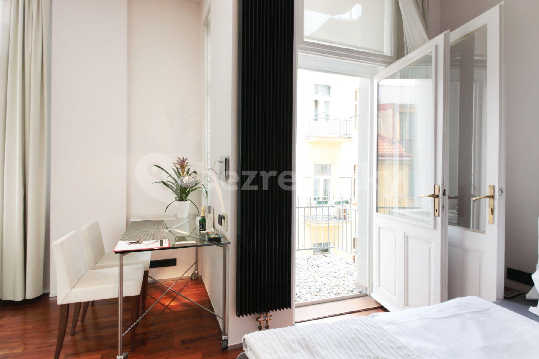 Pronájem bytu 1+1 35 m², Bílkova, Praha, Praha