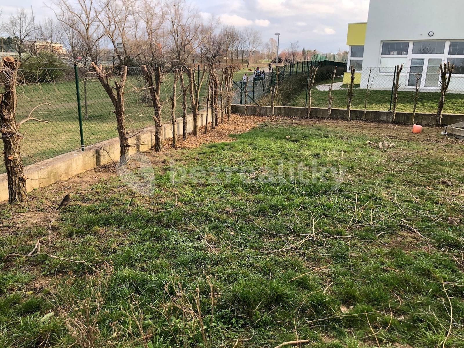 Pronájem bytu 1+kk 32 m², Milotická, Praha, Praha Pronájem bytu 1+kk 32 m², Milotická, Praha, Praha