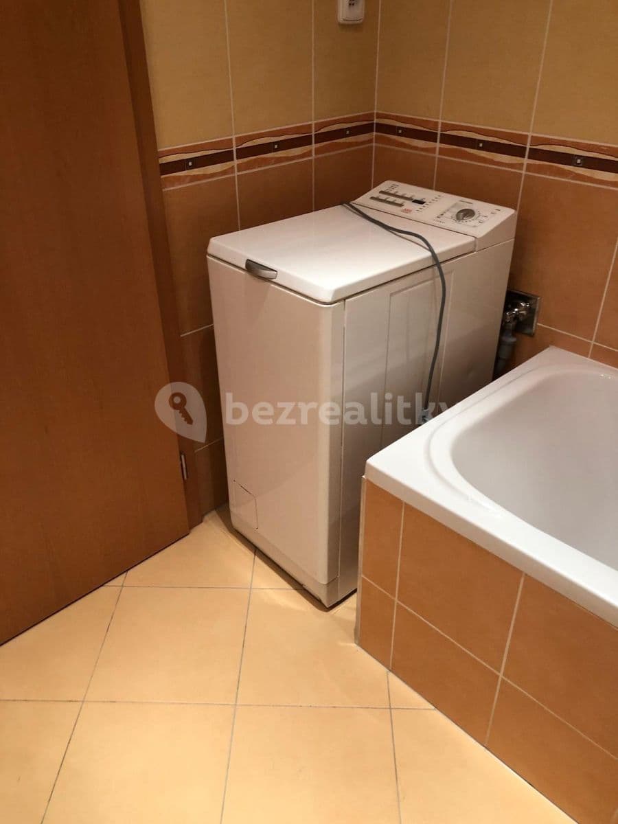 Pronájem bytu 1+kk 32 m², Milotická, Praha, Praha Pronájem bytu 1+kk 32 m², Milotická, Praha, Praha