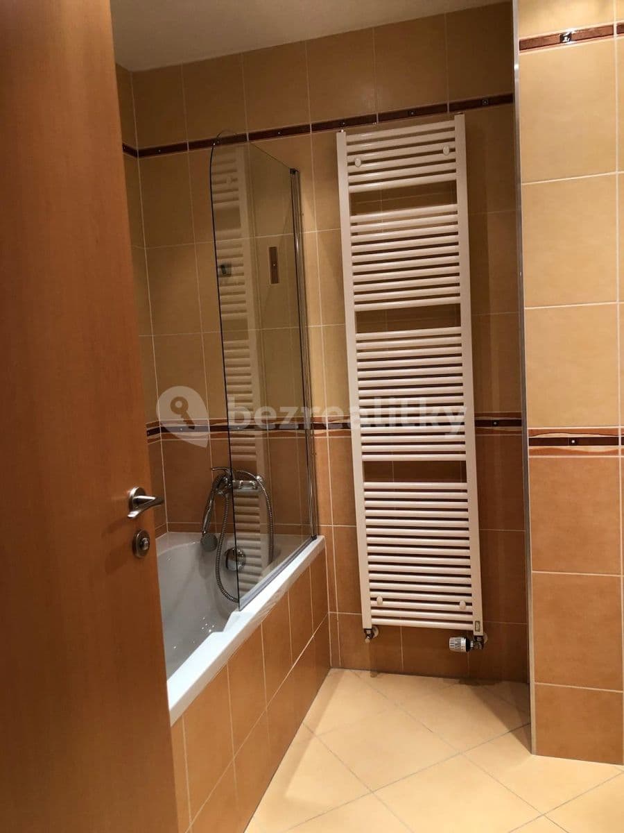 Pronájem bytu 1+kk 32 m², Milotická, Praha, Praha Pronájem bytu 1+kk 32 m², Milotická, Praha, Praha