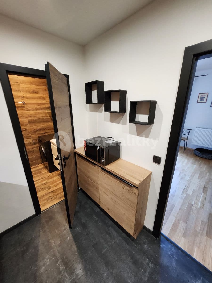 Pronájem bytu 1+1 28 m², Podolská, Praha, Praha Pronájem bytu 1+1 28 m², Podolská, Praha, Praha