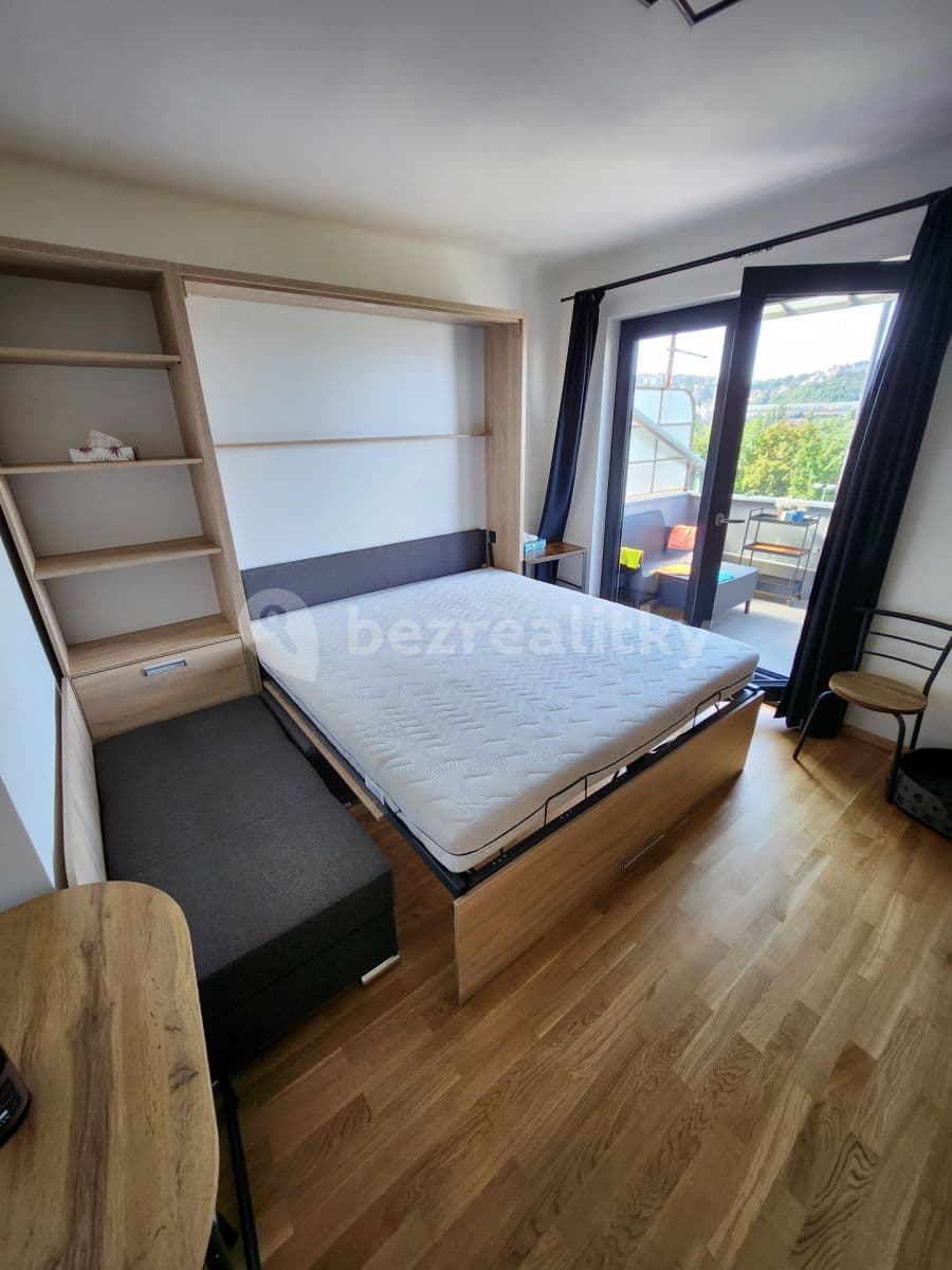 Pronájem bytu 1+1 28 m², Podolská, Praha, Praha Pronájem bytu 1+1 28 m², Podolská, Praha, Praha