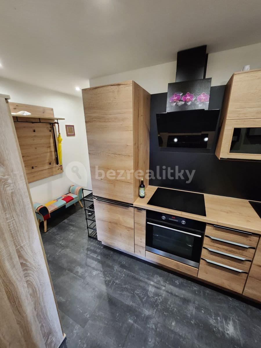 Pronájem bytu 1+1 28 m², Podolská, Praha, Praha Pronájem bytu 1+1 28 m², Podolská, Praha, Praha