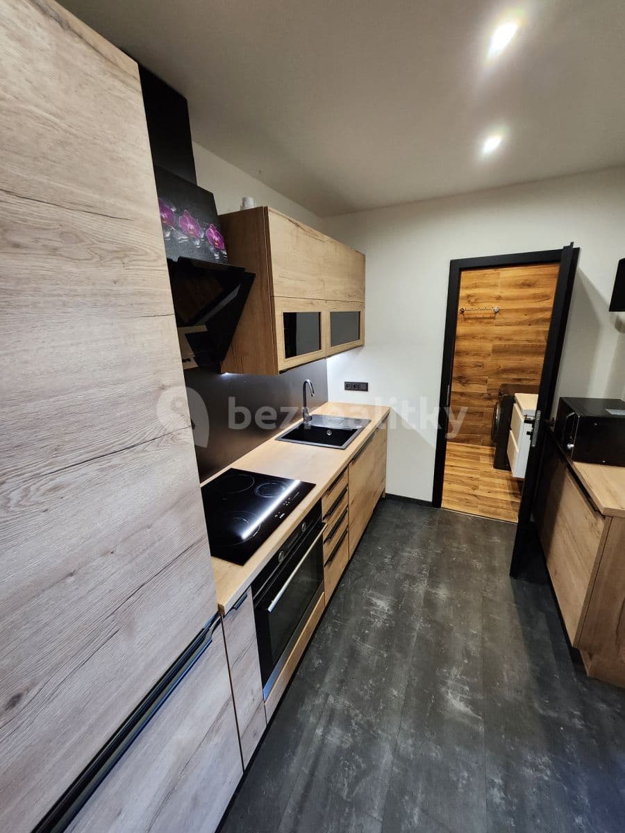 Pronájem bytu 1+1 28 m², Podolská, Praha, Praha Pronájem bytu 1+1 28 m², Podolská, Praha, Praha