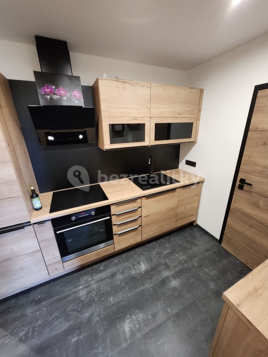 Pronájem bytu 1+1 28 m², Podolská, Praha, Praha Pronájem bytu 1+1 28 m², Podolská, Praha, Praha