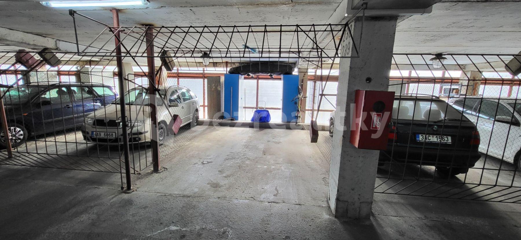 Prodej garáže • 18 m² bez realitky