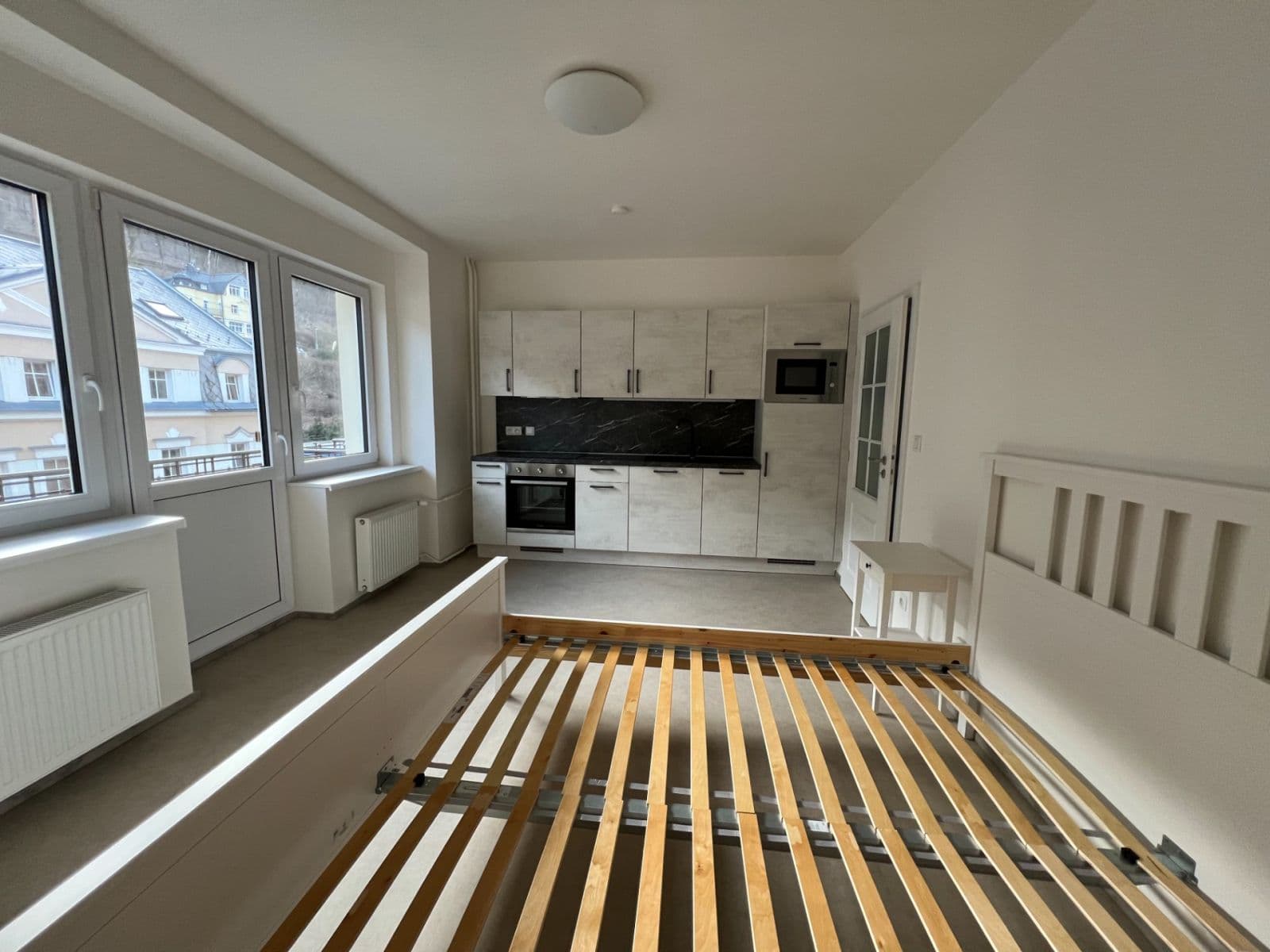 Pronájem bytu 1+kk 30 m², třída Dukelských hrdinů, Jáchymov, Karlovarský kraj Pronájem bytu 1+kk 30 m², třída Dukelských hrdinů, Jáchymov, Karlovarský kraj