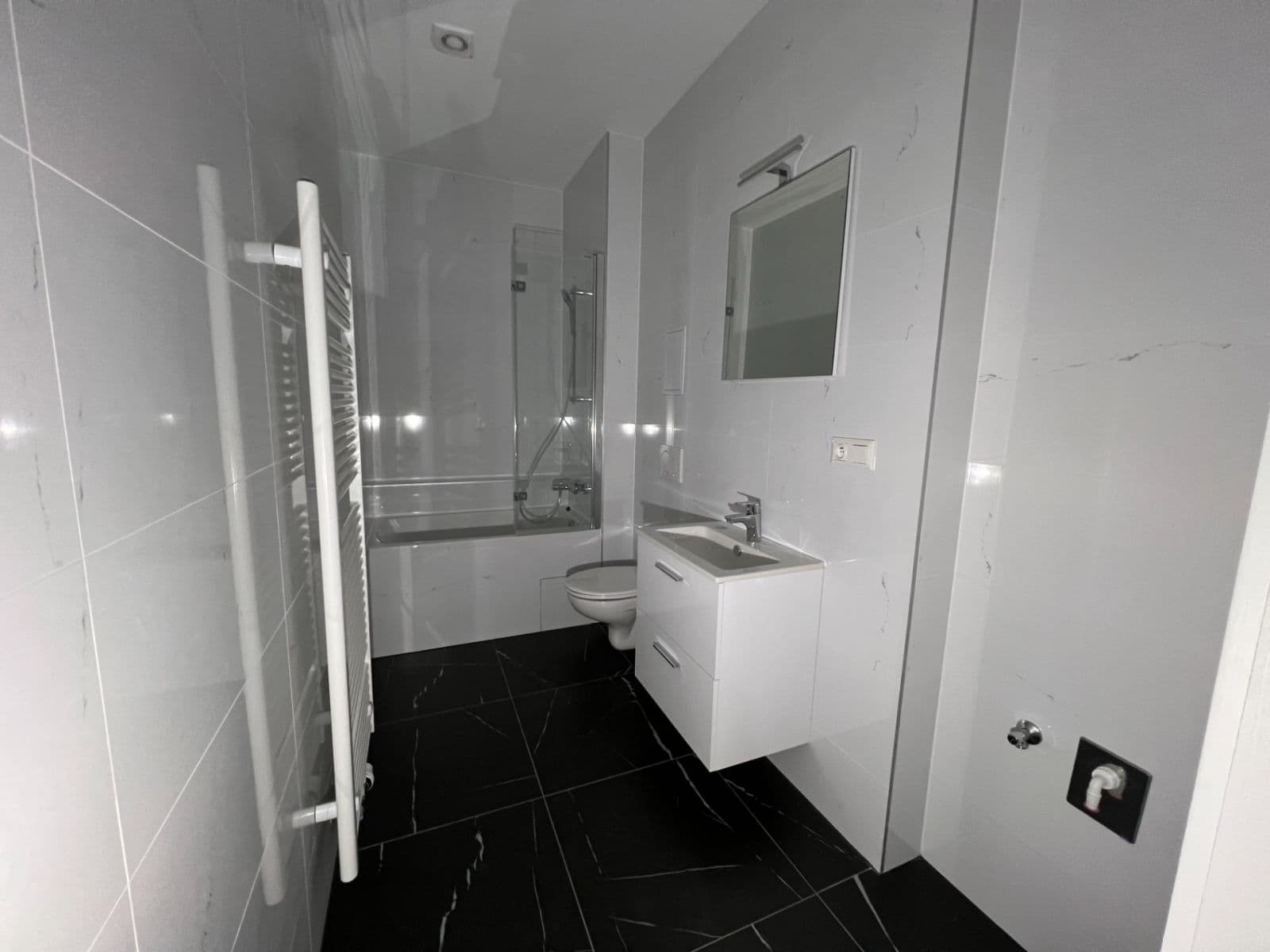 Pronájem bytu 1+kk 30 m², třída Dukelských hrdinů, Jáchymov, Karlovarský kraj Pronájem bytu 1+kk 30 m², třída Dukelských hrdinů, Jáchymov, Karlovarský kraj