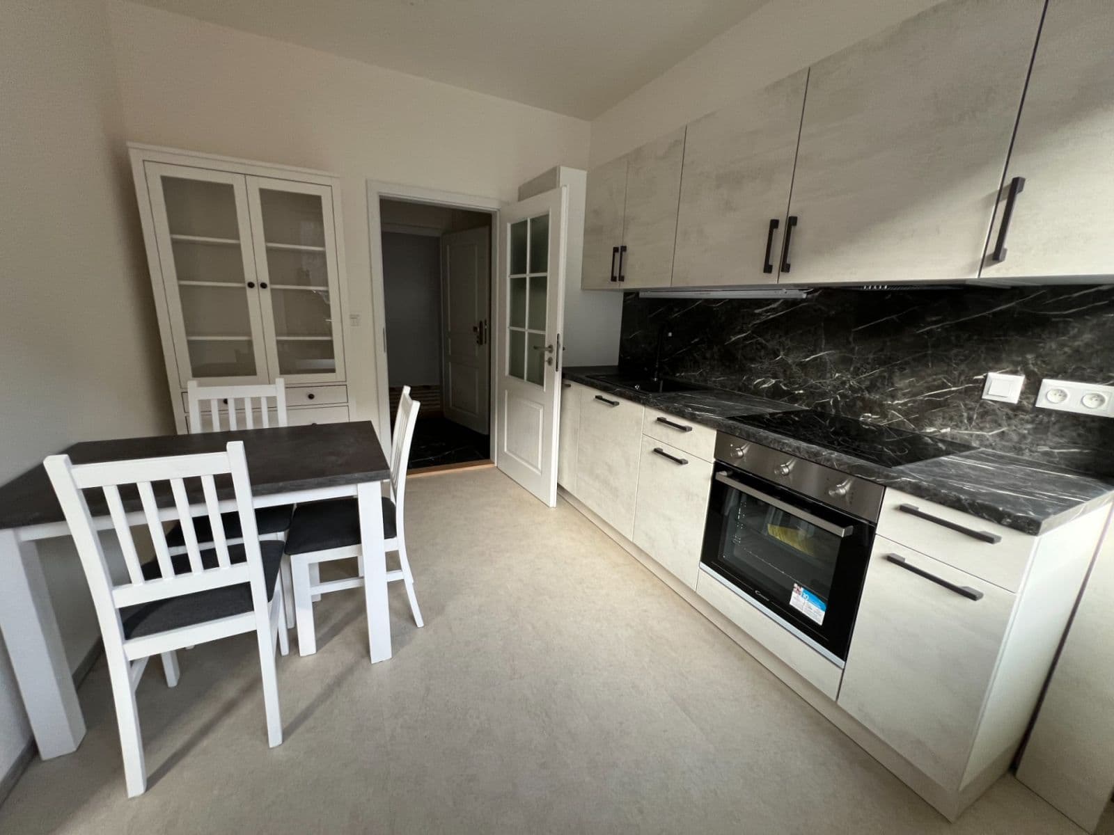 Pronájem bytu 1+kk 30 m², třída Dukelských hrdinů, Jáchymov, Karlovarský kraj Pronájem bytu 1+kk 30 m², třída Dukelských hrdinů, Jáchymov, Karlovarský kraj