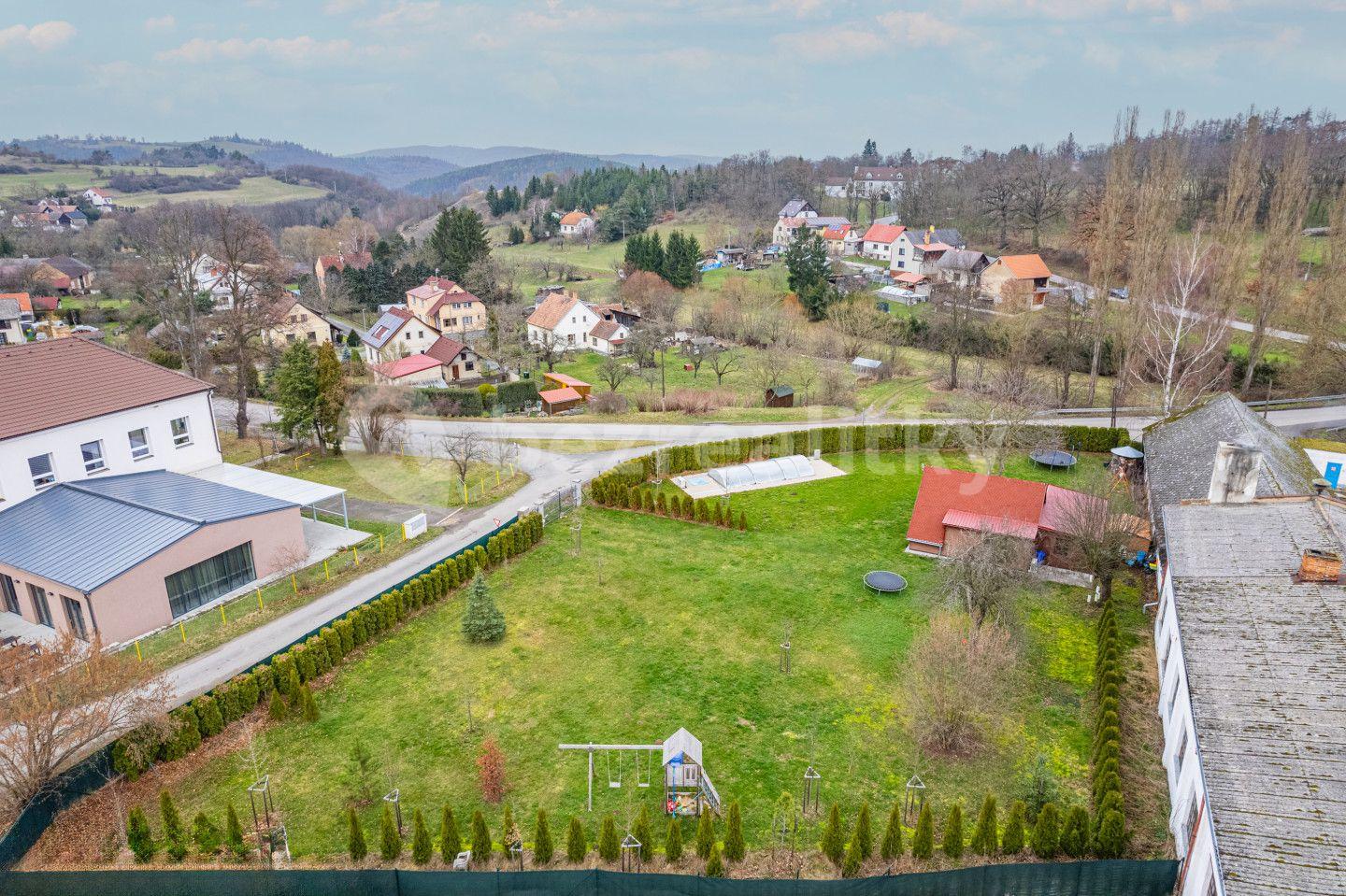 Prodej pozemku 900 m², Milešov, Středočeský kraj