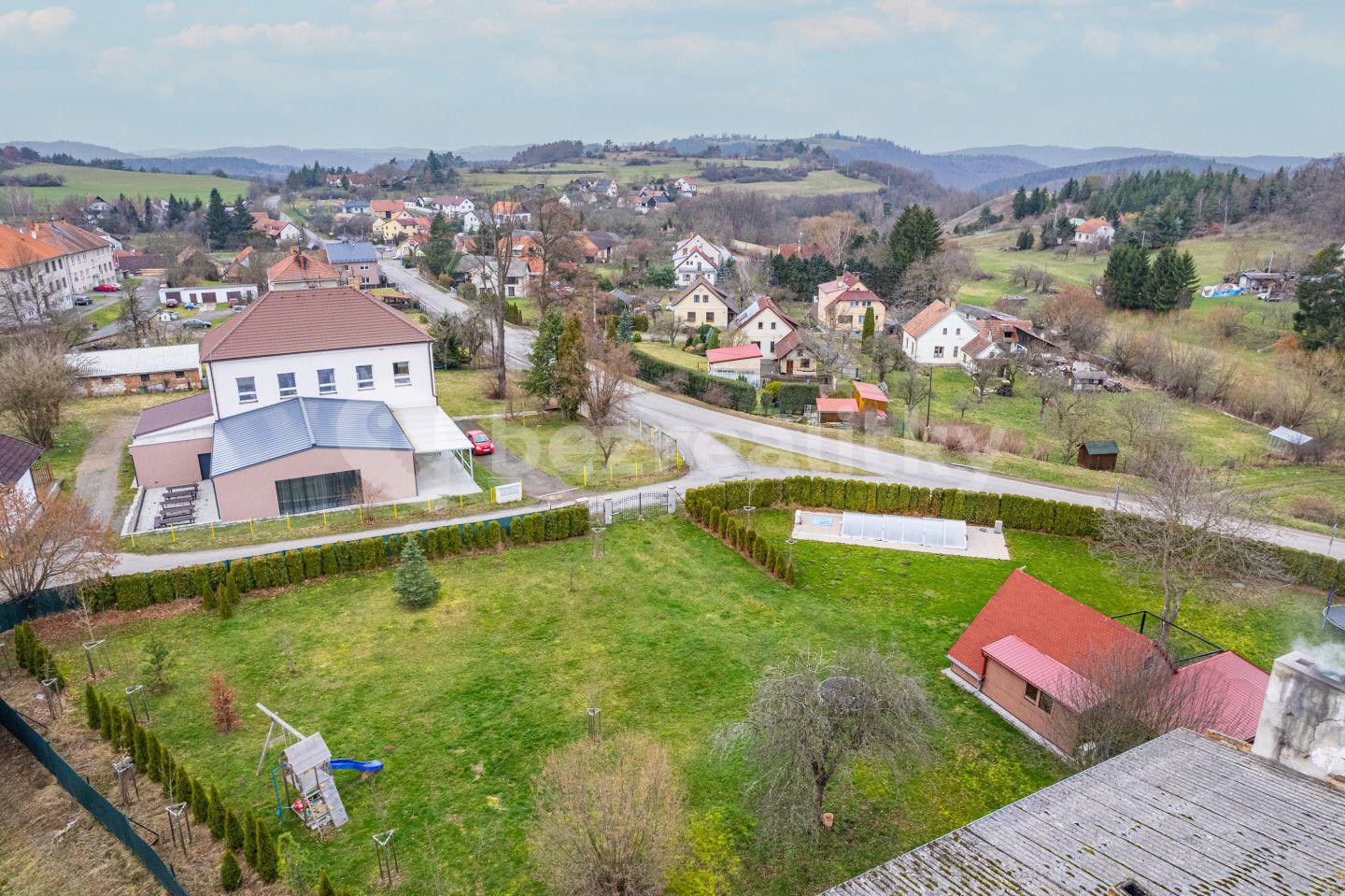 Prodej pozemku 900 m², Milešov, Středočeský kraj
