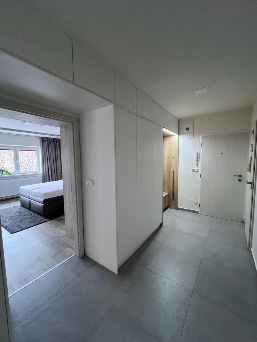 Pronájem bytu 2+1 66 m², Oblouková, Praha, Praha Pronájem bytu 2+1 66 m², Oblouková, Praha, Praha