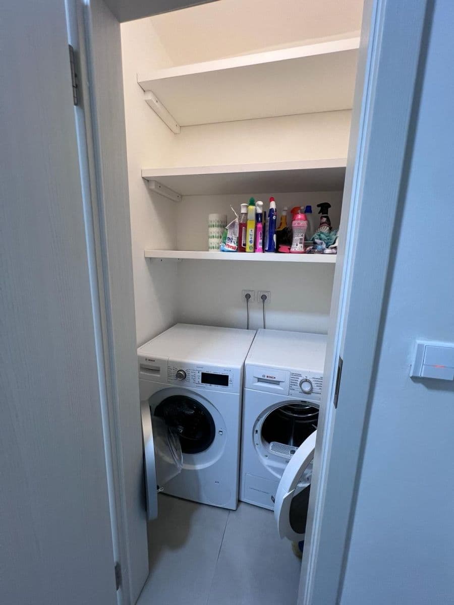 Pronájem bytu 2+1 66 m², Oblouková, Praha, Praha Pronájem bytu 2+1 66 m², Oblouková, Praha, Praha