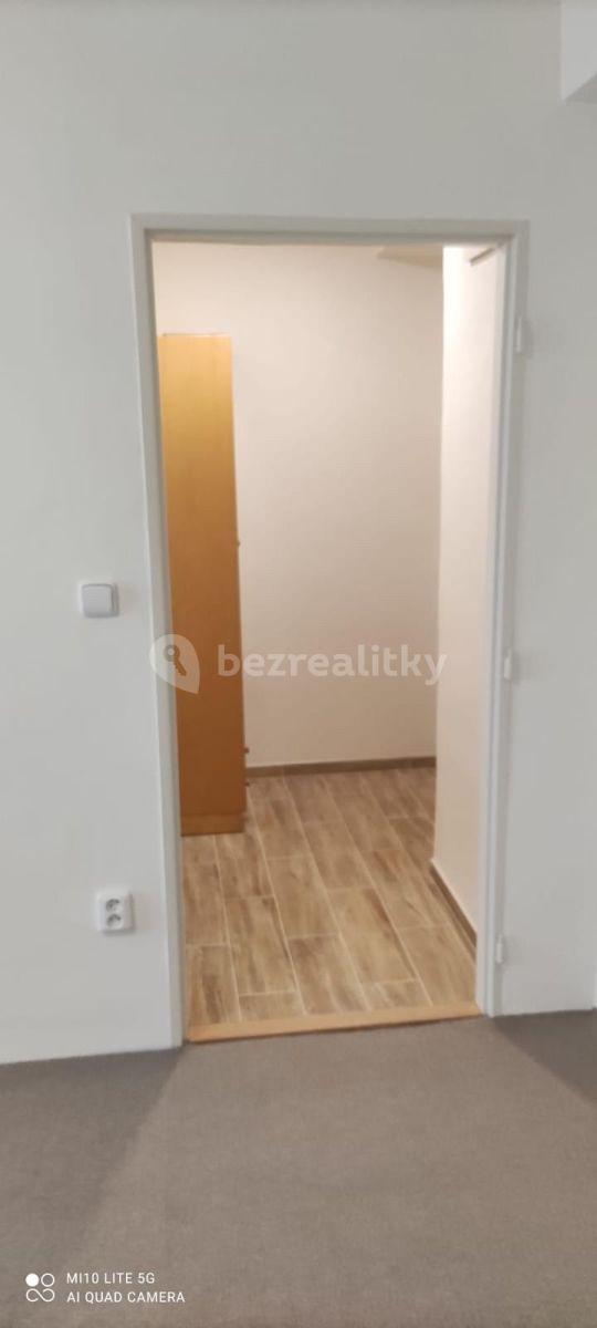 Pronájem bytu 1+kk 30 m², Valdenská, Olomouc, Olomoucký kraj