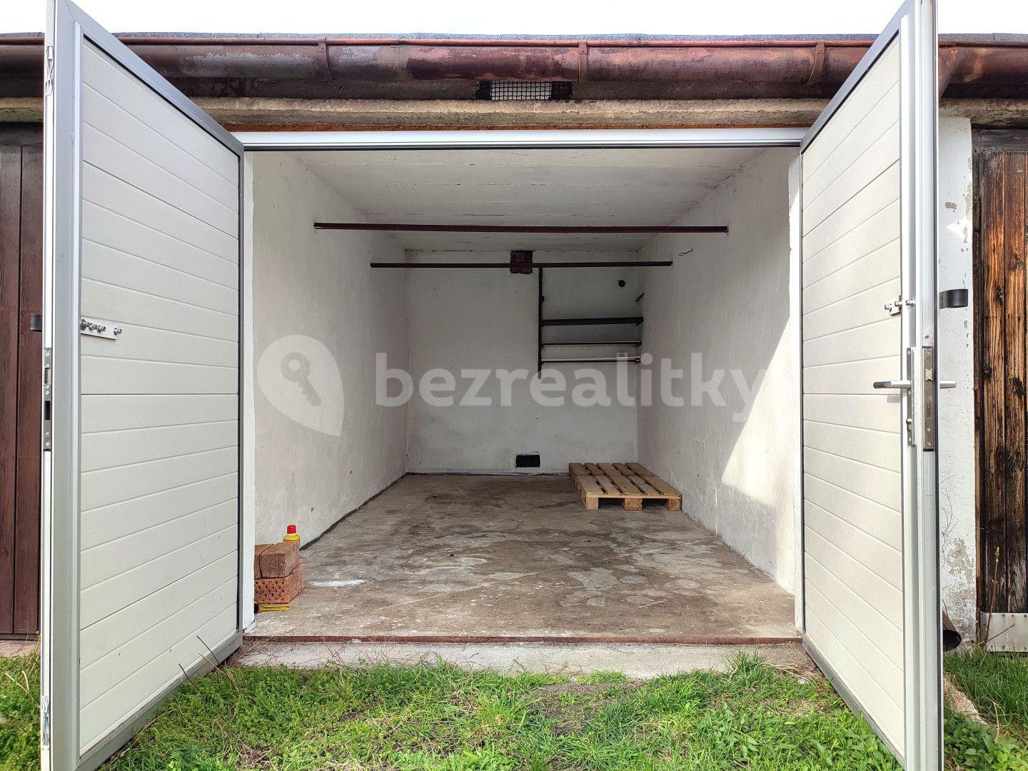 Prodej garáže 18 m², Novobohdalecká, Praha, Praha