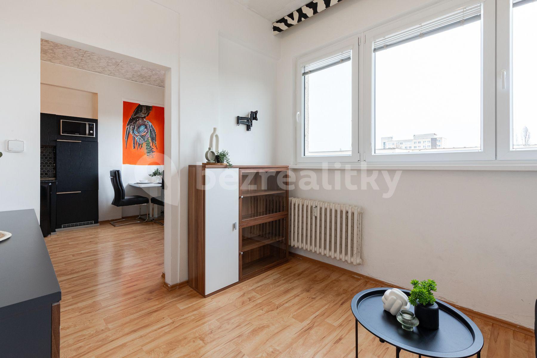 Prodej bytu 2+kk 30 m², Na Okruhu, Praha, Praha
