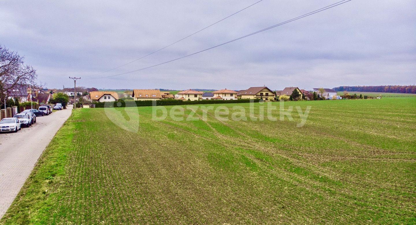 Prodej pozemku 28.639 m², Horoměřice, Středočeský kraj
