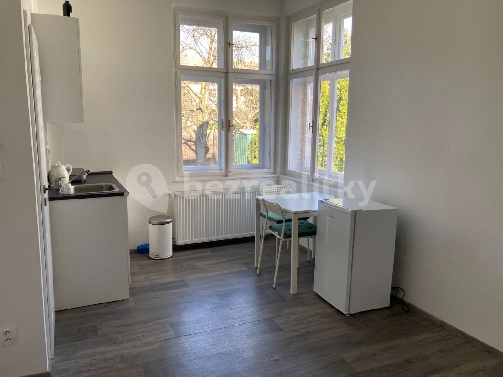 Pronájem bytu 1+kk 20 m², Lužova, Brno, Jihomoravský kraj Pronájem bytu 1+kk 20 m², Lužova, Brno, Jihomoravský kraj