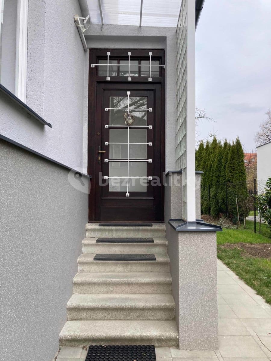 Pronájem bytu 1+kk 20 m², Lužova, Brno, Jihomoravský kraj Pronájem bytu 1+kk 20 m², Lužova, Brno, Jihomoravský kraj