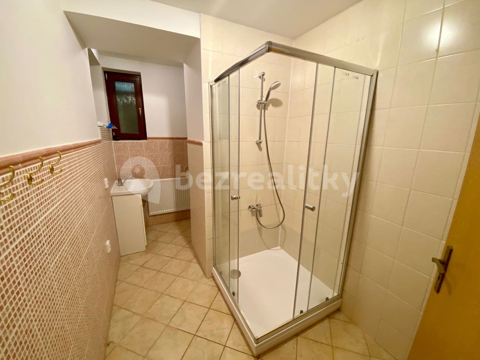 Pronájem bytu 1+1 37 m², Husova, Zlonice, Středočeský kraj Pronájem bytu 1+1 37 m², Husova, Zlonice, Středočeský kraj