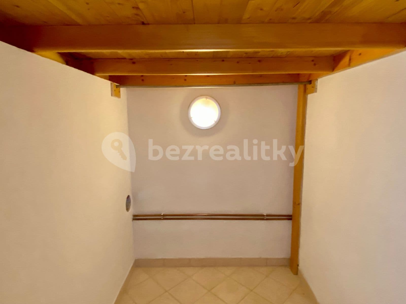 Pronájem bytu 1+1 37 m², Husova, Zlonice, Středočeský kraj Pronájem bytu 1+1 37 m², Husova, Zlonice, Středočeský kraj