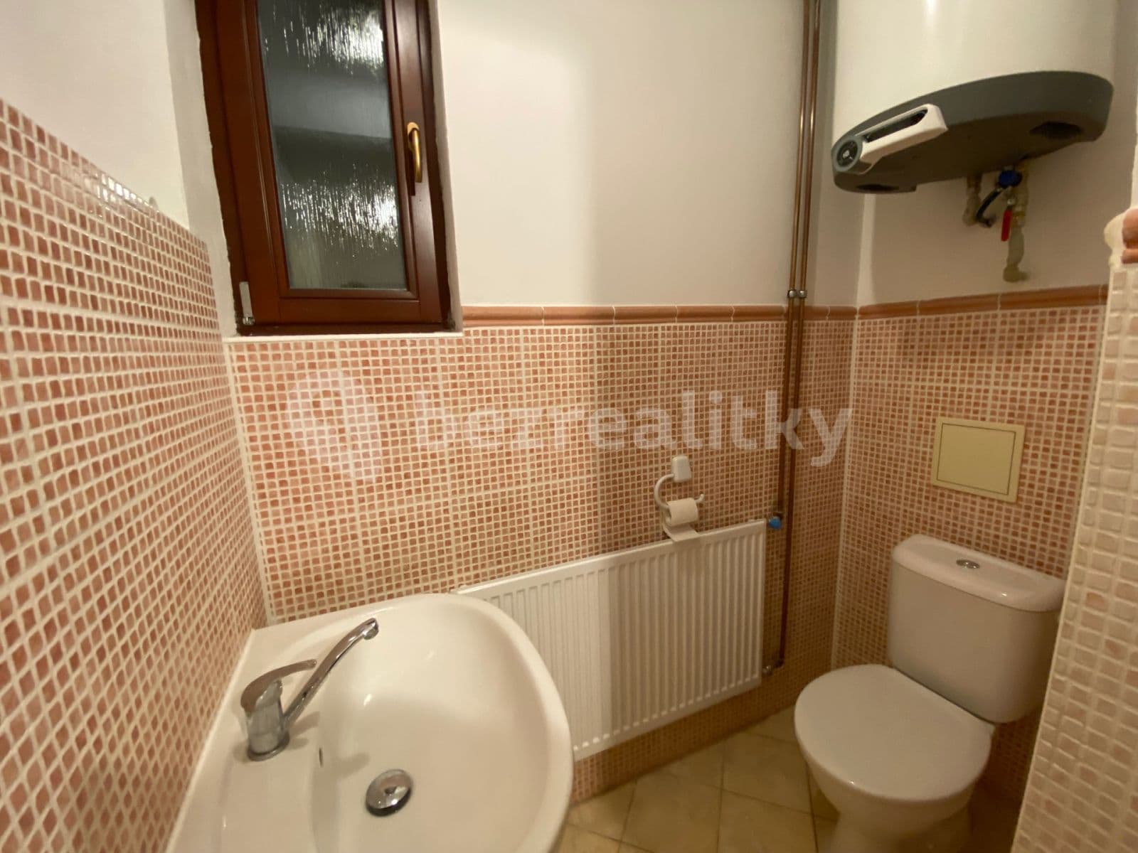 Pronájem bytu 1+1 37 m², Husova, Zlonice, Středočeský kraj Pronájem bytu 1+1 37 m², Husova, Zlonice, Středočeský kraj