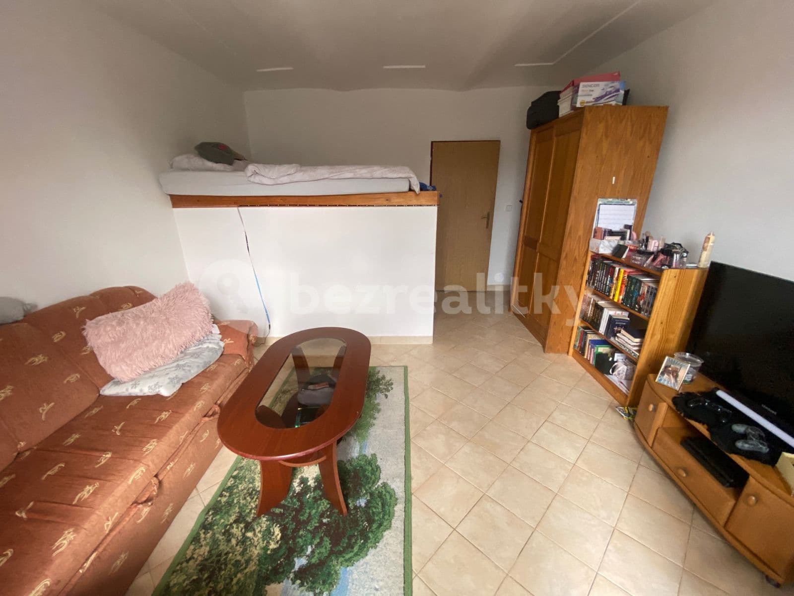 Pronájem bytu 1+1 37 m², Husova, Zlonice, Středočeský kraj Pronájem bytu 1+1 37 m², Husova, Zlonice, Středočeský kraj