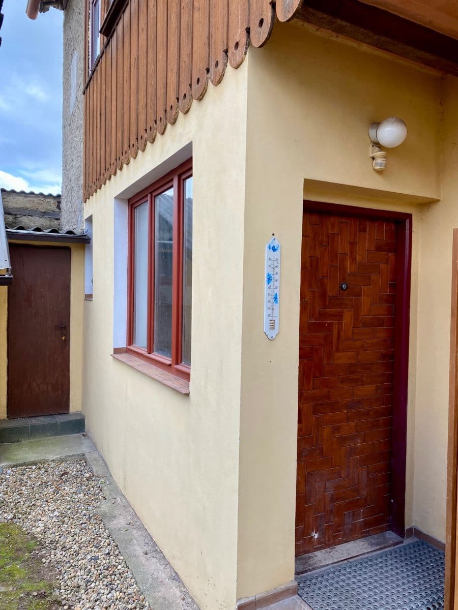 Pronájem bytu 1+1 37 m², Husova, Zlonice, Středočeský kraj Pronájem bytu 1+1 37 m², Husova, Zlonice, Středočeský kraj