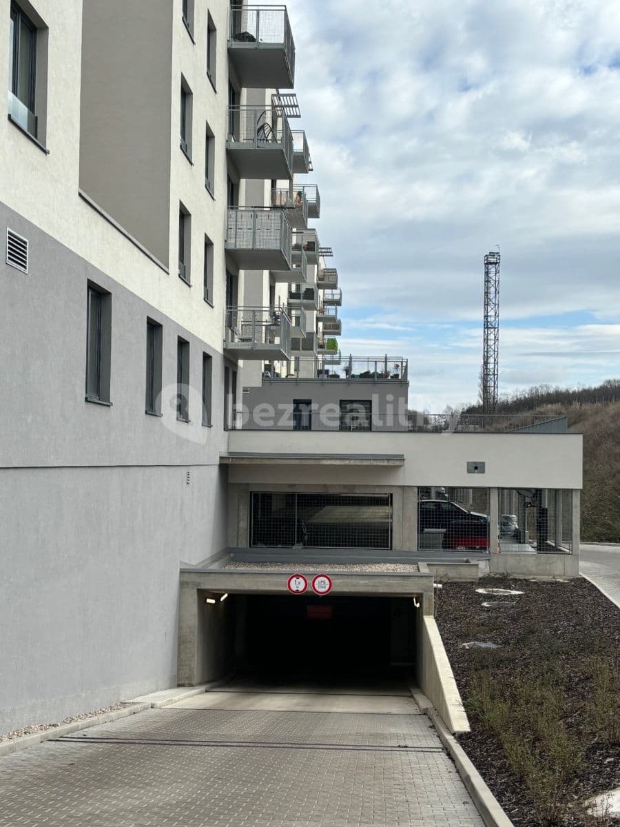 Pronájem garáže 13 m², Čerpadlová, Praha, Praha Pronájem garáže 13 m², Čerpadlová, Praha, Praha