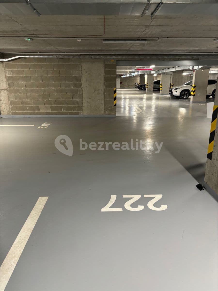 Pronájem garáže 13 m², Čerpadlová, Praha, Praha Pronájem garáže 13 m², Čerpadlová, Praha, Praha