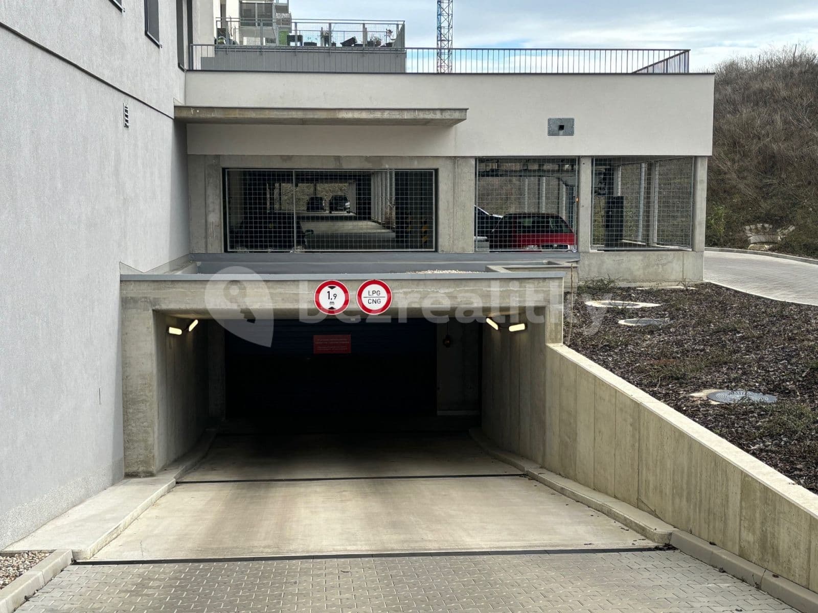 Pronájem garáže 13 m², Čerpadlová, Praha, Praha Pronájem garáže 13 m², Čerpadlová, Praha, Praha