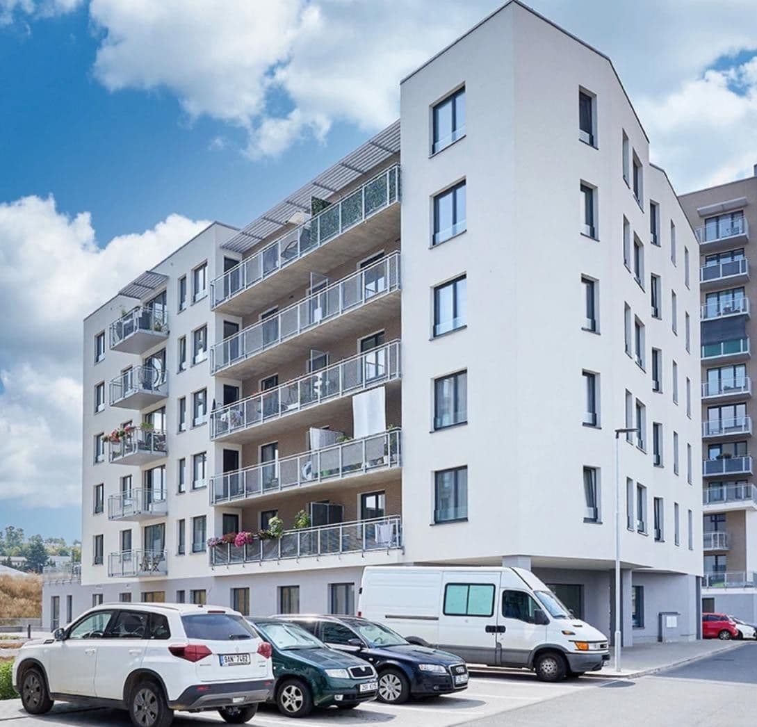 Pronájem garáže 13 m², Čerpadlová, Praha, Praha Pronájem garáže 13 m², Čerpadlová, Praha, Praha